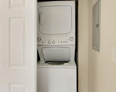 3149 W Lyndale Street - Photo Thumbnail 21