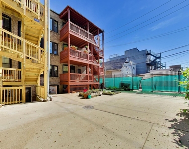 3149 W Lyndale Street - Photo Thumbnail 27