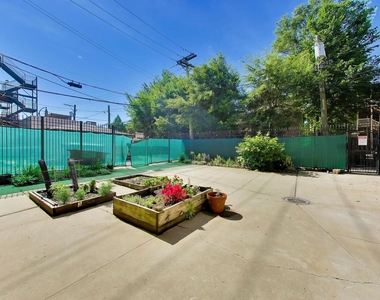 3149 W Lyndale Street - Photo Thumbnail 26