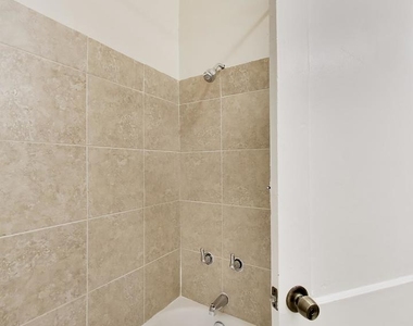 3149 W Lyndale Street - Photo Thumbnail 20
