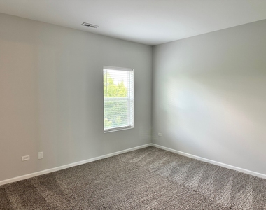 853 E Main Street - Photo Thumbnail 6