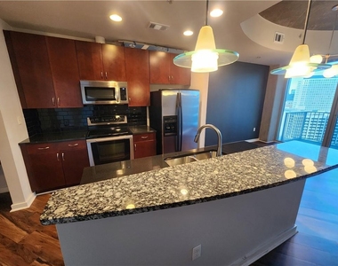 400 W Peachtree Street Nw - Photo Thumbnail 7