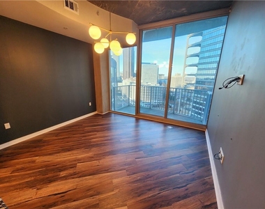 400 W Peachtree Street Nw - Photo Thumbnail 1