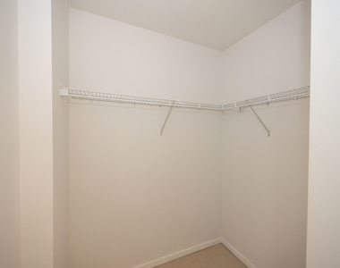 1000 W Leland Avenue - Photo Thumbnail 17