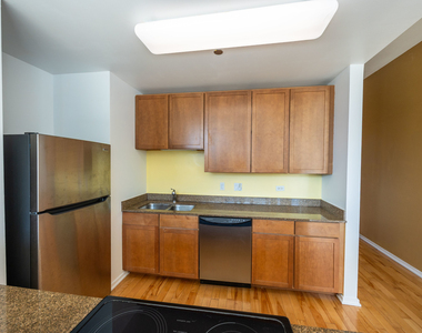 1000 W Leland Avenue - Photo Thumbnail 13