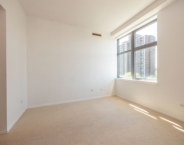 1000 W Leland Avenue - Photo Thumbnail 16