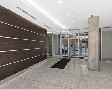 1000 W Leland Avenue - Photo Thumbnail 1
