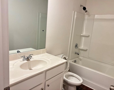 104 Mission Boulevard - Photo Thumbnail 8