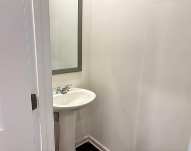 104 Mission Boulevard - Photo Thumbnail 5