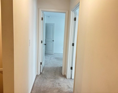 104 Mission Boulevard - Photo Thumbnail 14