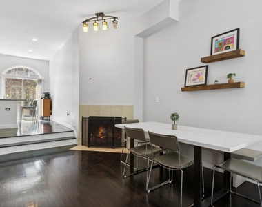 1816 S Calumet Avenue - Photo Thumbnail 4