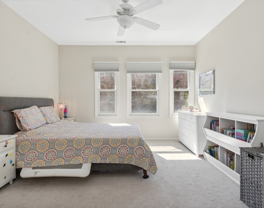 1816 S Calumet Avenue - Photo Thumbnail 14