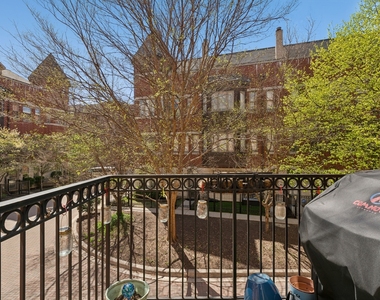 1816 S Calumet Avenue - Photo Thumbnail 7