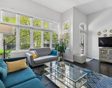 1816 S Calumet Avenue - Photo Thumbnail 1