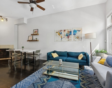 1816 S Calumet Avenue - Photo Thumbnail 2