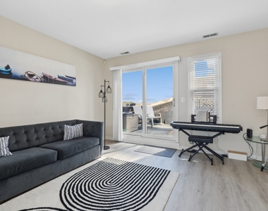 1816 S Calumet Avenue - Photo Thumbnail 16