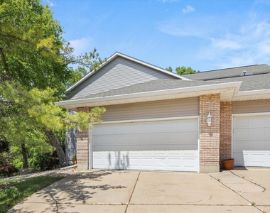 2427 Reynolds Manor Drive - Photo Thumbnail 29