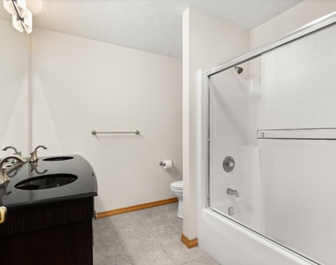 2427 Reynolds Manor Drive - Photo Thumbnail 19