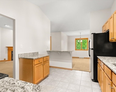 2427 Reynolds Manor Drive - Photo Thumbnail 11
