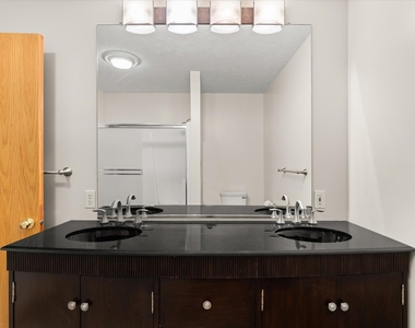 2427 Reynolds Manor Drive - Photo Thumbnail 20