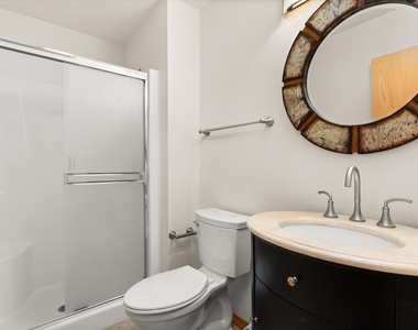 2427 Reynolds Manor Drive - Photo Thumbnail 15