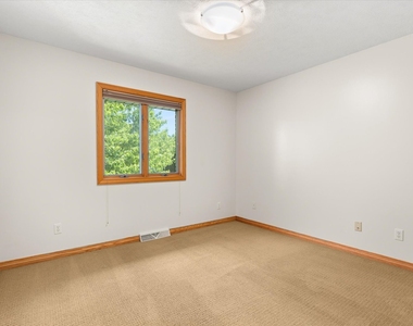 2427 Reynolds Manor Drive - Photo Thumbnail 16