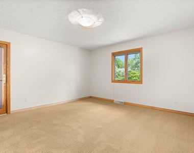 2427 Reynolds Manor Drive - Photo Thumbnail 17
