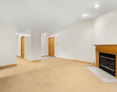 2427 Reynolds Manor Drive - Photo Thumbnail 5