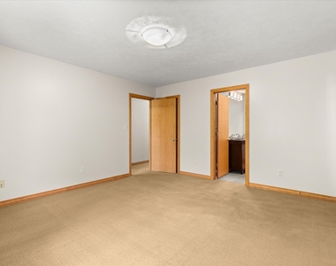 2427 Reynolds Manor Drive - Photo Thumbnail 18