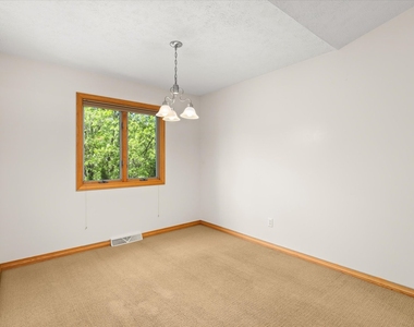 2427 Reynolds Manor Drive - Photo Thumbnail 12