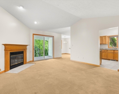 2427 Reynolds Manor Drive - Photo Thumbnail 4