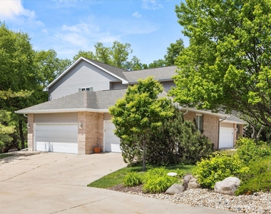 2427 Reynolds Manor Drive - Photo Thumbnail 28