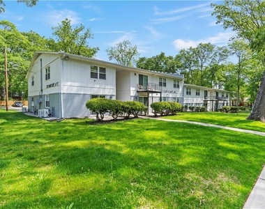 1701 Hawthorne Avenue - Photo Thumbnail 16