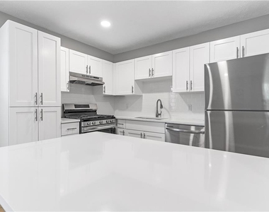 1701 Hawthorne Avenue - Photo Thumbnail 6