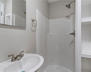 1701 Hawthorne Avenue - Photo Thumbnail 12