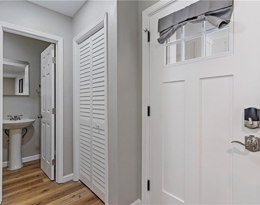 1701 Hawthorne Avenue - Photo Thumbnail 13