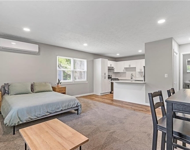 1701 Hawthorne Avenue - Photo Thumbnail 4