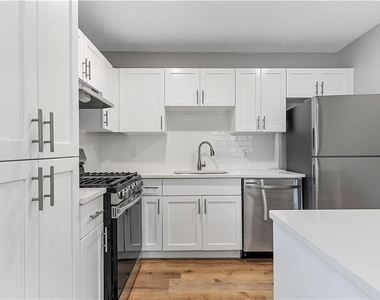 1701 Hawthorne Avenue - Photo Thumbnail 7