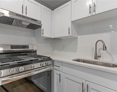 1701 Hawthorne Avenue - Photo Thumbnail 8