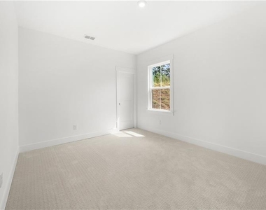 2815 Medford Drive - Photo Thumbnail 38
