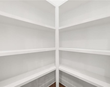 2815 Medford Drive - Photo Thumbnail 14