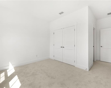 2815 Medford Drive - Photo Thumbnail 36