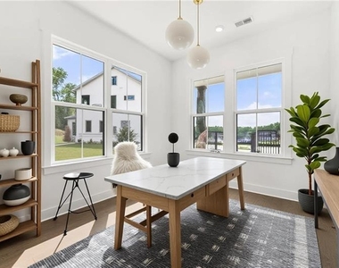 2815 Medford Drive - Photo Thumbnail 17