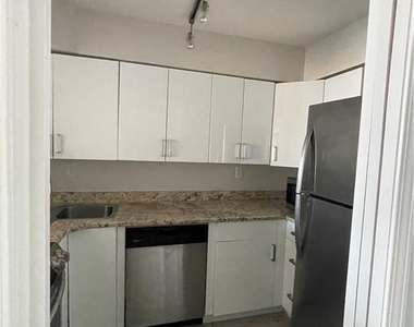 2870 Pharr Court South Nw - Photo Thumbnail 5