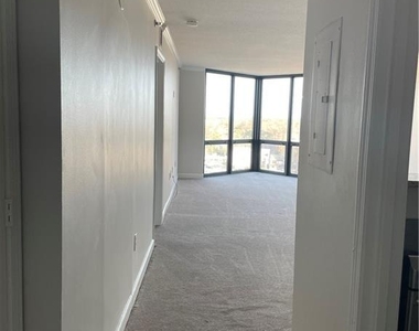2870 Pharr Court South Nw - Photo Thumbnail 8