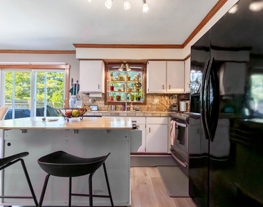 361 Lyons Drive - Photo Thumbnail 4