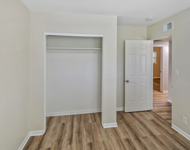 991 Tollview Avenue - Photo Thumbnail 7