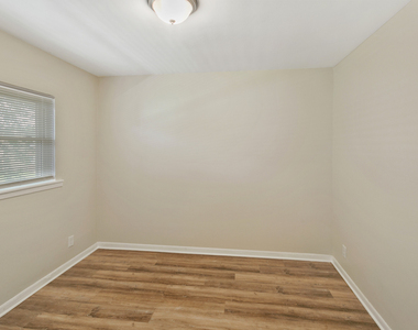 991 Tollview Avenue - Photo Thumbnail 9