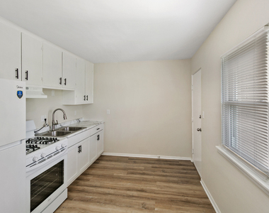 991 Tollview Avenue - Photo Thumbnail 3