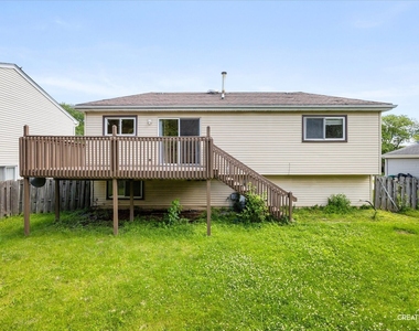 572 Oswego Drive - Photo Thumbnail 16